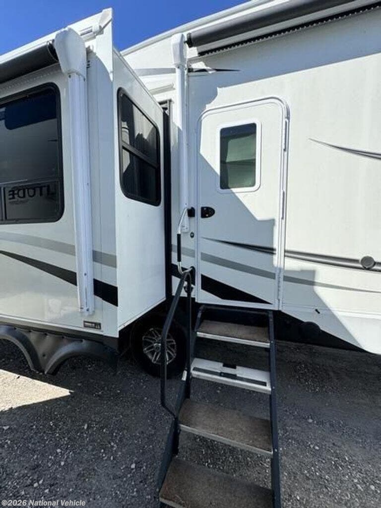 Used 2021 Jayco Eagle 321RSTS available in Zachary, Louisiana