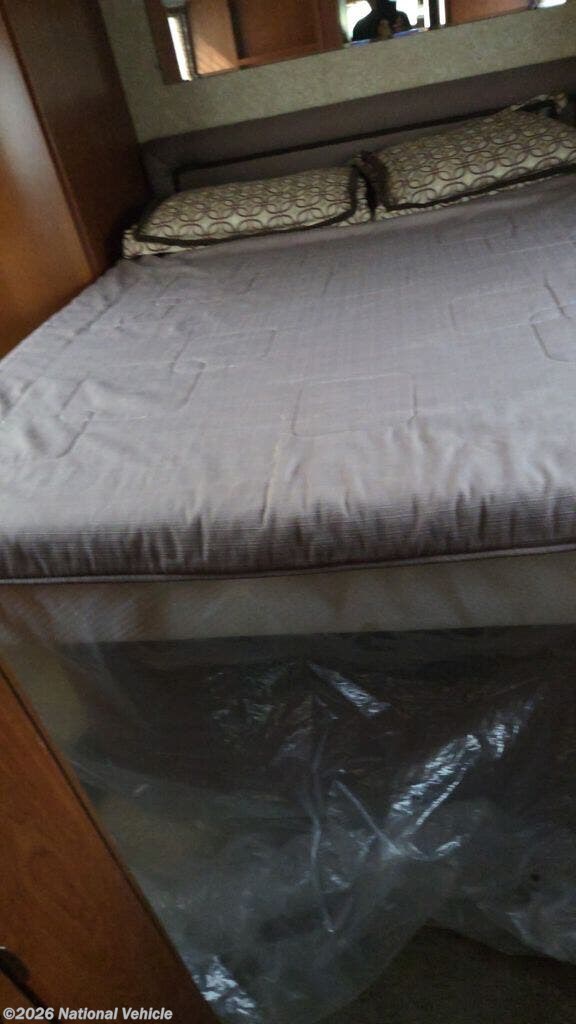 2011 Four Winds Serrano 31V - Used Class A For Sale by National Vehicle in Lady Lake, Florida