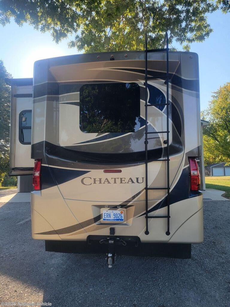 2018 Thor Motor Coach Chateau 35SM - Used Class C For Sale by National Vehicle in Hillsdale, Michigan