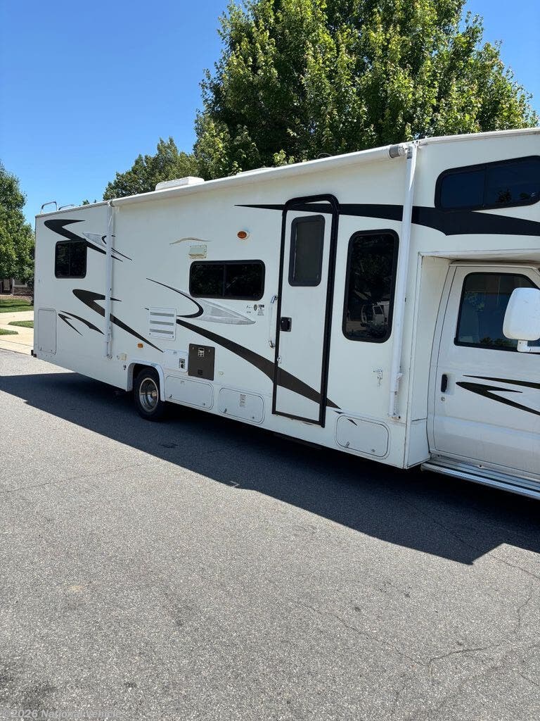 2008 Coachmen Freedom Express 31SS - Used Class A For Sale by National Vehicle in Leavenworth, Kansas