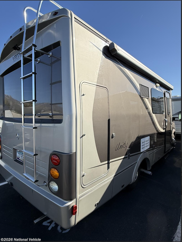 2014 Unity U24MB by Leisure Travel from National Vehicle in Tucson, Arizona