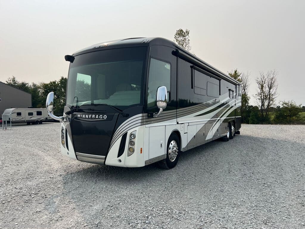 2017 Winnebago Tour 42QD - Used Class A For Sale by National Vehicle in Plainfield, Indiana