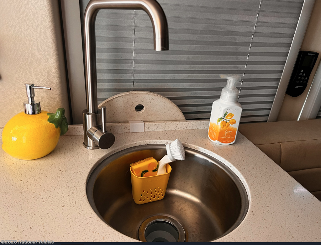 Used 2021 Coachmen Beyond 22CEB available in Apollo Beach, Florida