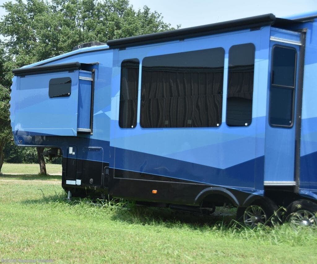2013 Jayco Seismic 3914 - Used Toy Hauler For Sale by National Vehicle in New Ulm, Texas