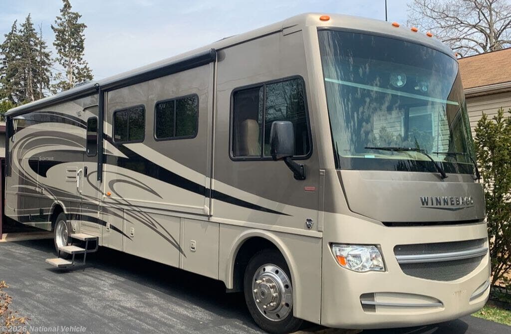 2014 Sightseer 35G by Winnebago from National Vehicle in Reading, Pennsylvania