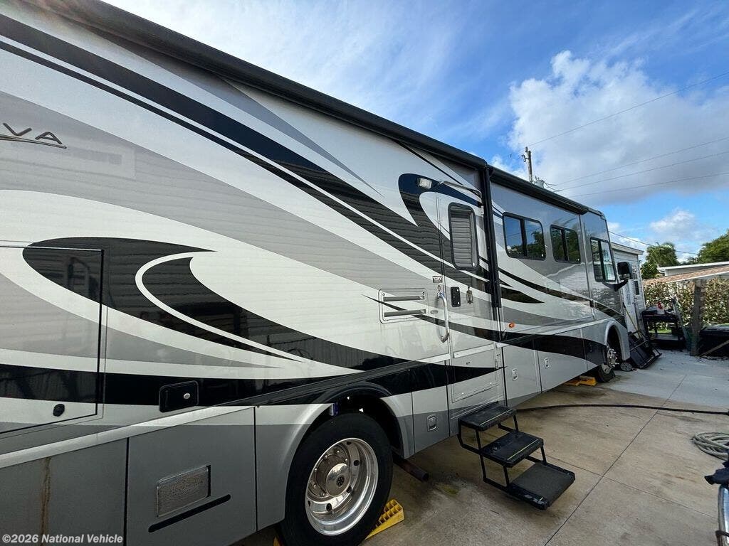 2013 Itasca Sunova 35G - Used Class A For Sale by National Vehicle in Naples, Florida