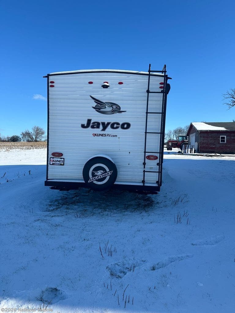 2022 Jayco Jay Flight SLX 264BH - Used Travel Trailer For Sale by National Vehicle in Janesville, Wisconsin