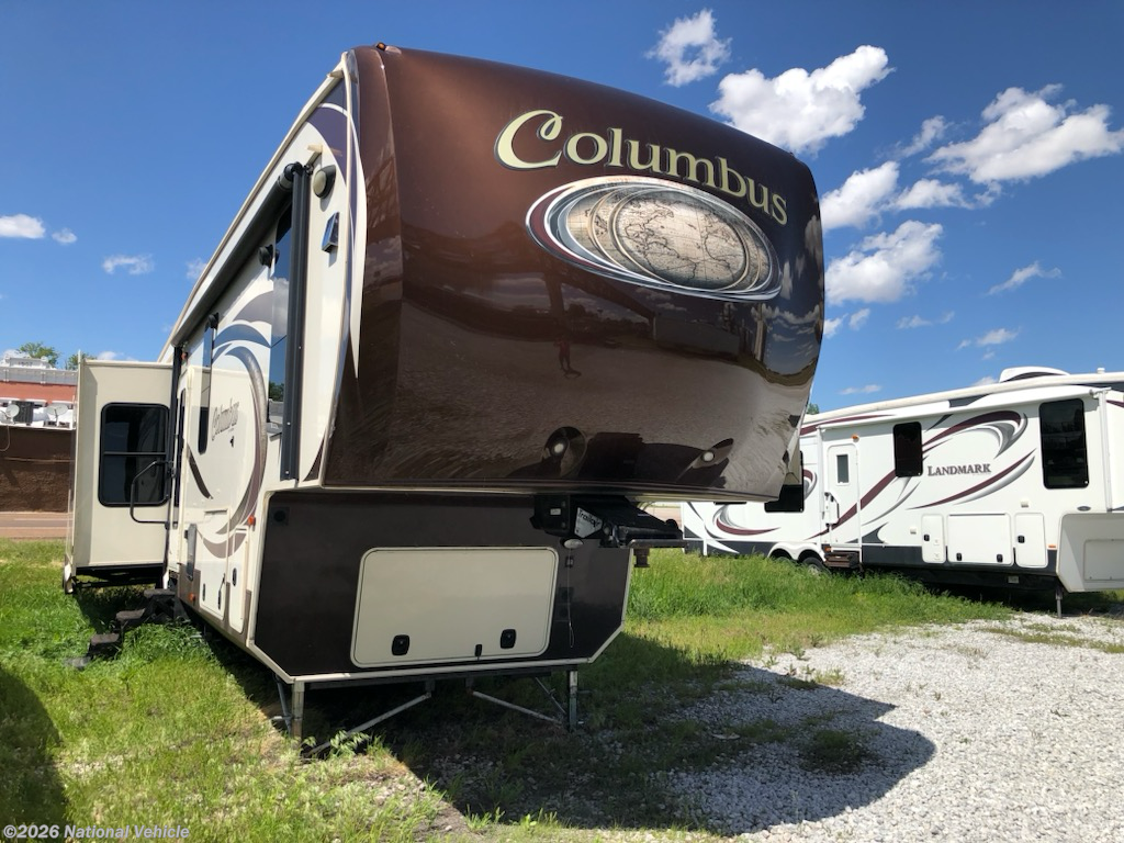 Used 2018 Palomino Columbus 298RLW available in Grand Island, Nebraska