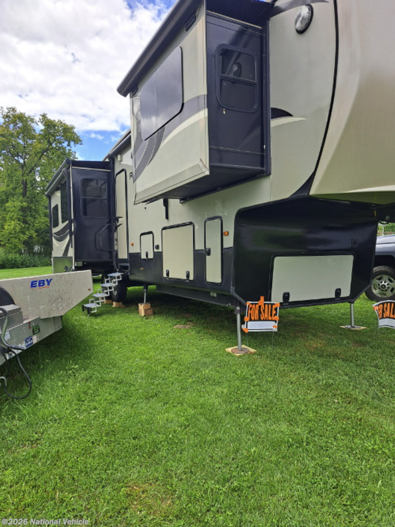 2015 CrossRoads Rushmore Franklin - Used Fifth Wheel For Sale by National Vehicle in Allensville, Pennsylvania