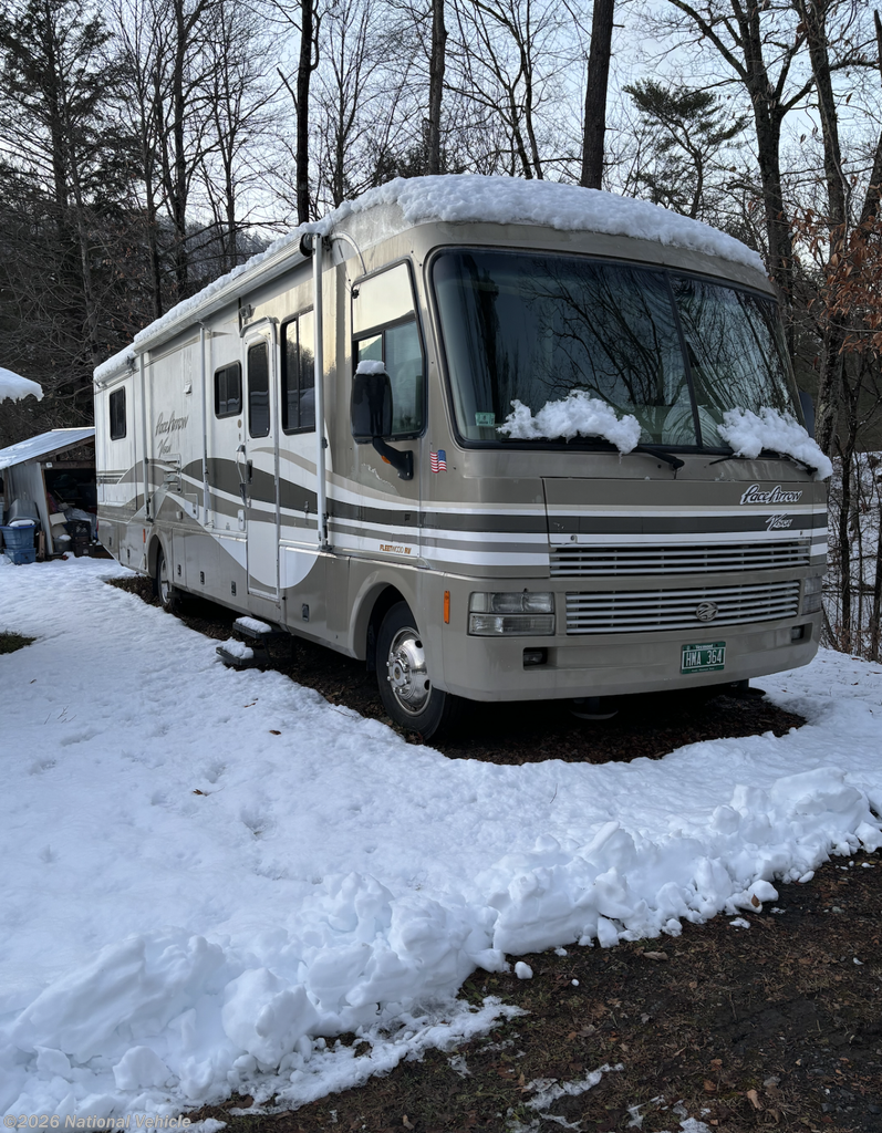2000 Fleetwood Pace Arrow Vision 36B - Used Class A For Sale by National Vehicle in Sharon, Vermont
