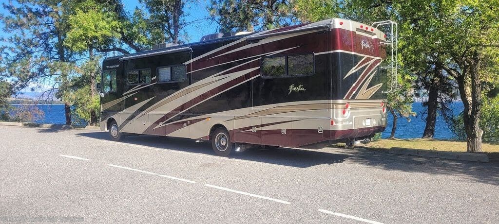 2010 Fiesta 34B by Fleetwood from National Vehicle in Oroville, Washington