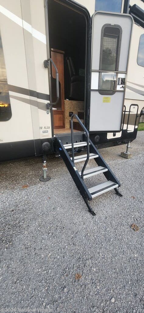 Used 2015 Jayco Pinnacle 38FLSA available in Linwood, Michigan