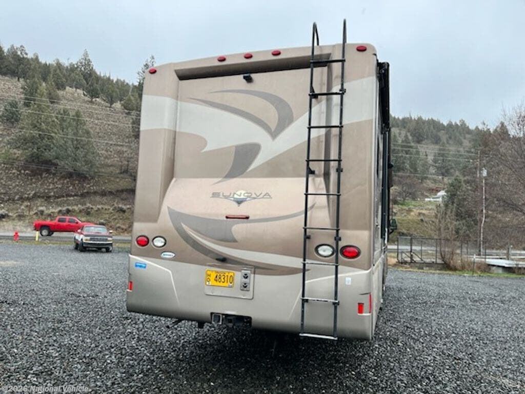 2011 Sunova 33C by Itasca from National Vehicle in John Day, Oregon