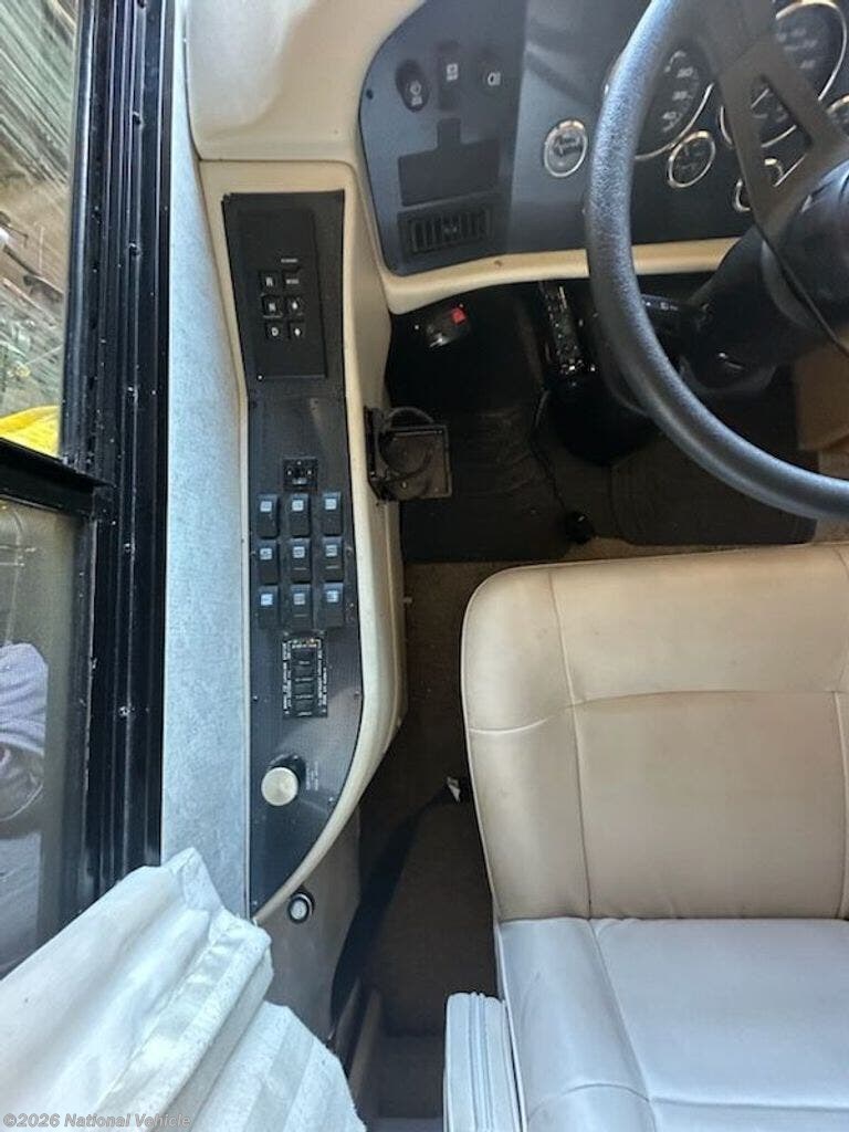 2003 Holiday Rambler Ambassador 38PBD - Used Class A For Sale by National Vehicle in Albany, Ohio