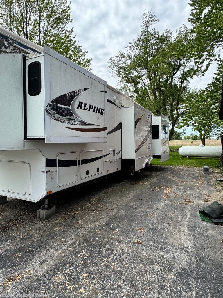 2011 Keystone Alpine 3500RE - Used Fifth Wheel For Sale by National Vehicle in Weston, Ohio