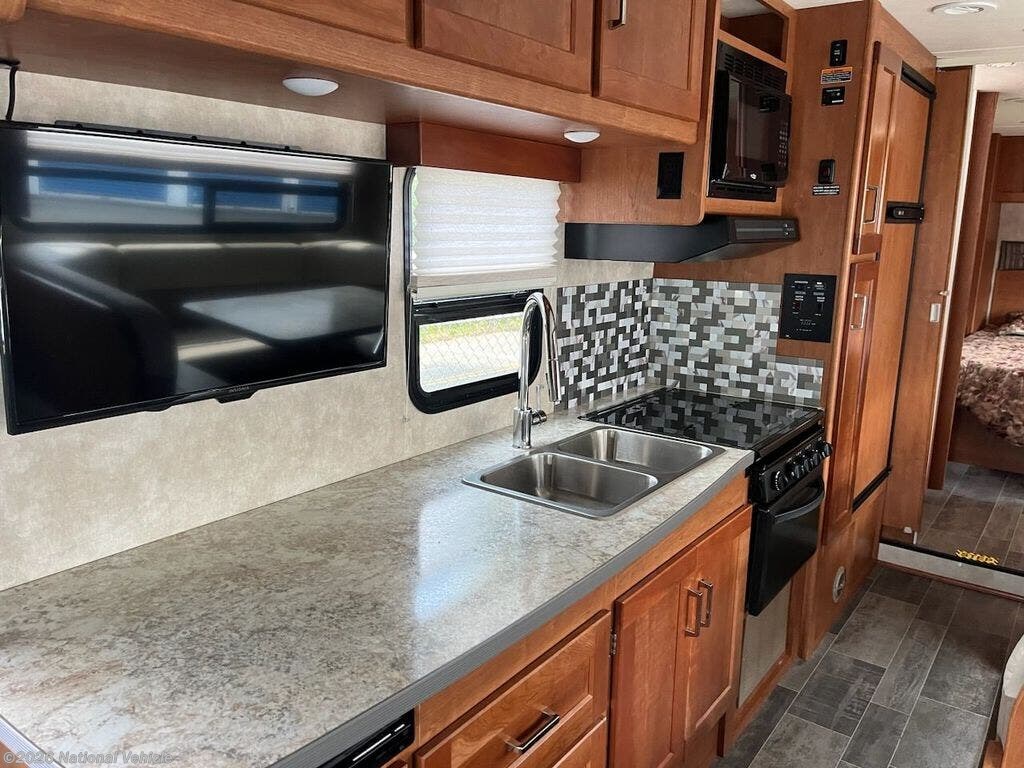 2019 Minnie Winnie 31K by Winnebago from National Vehicle in East Providence, Rhode Island