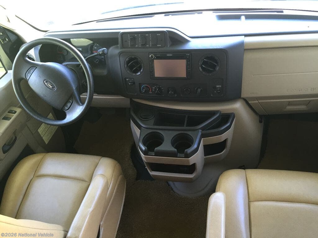 2012 Winnebago Access Premier 26QP - Used Class A For Sale by National Vehicle in Tunkhannock, Pennsylvania