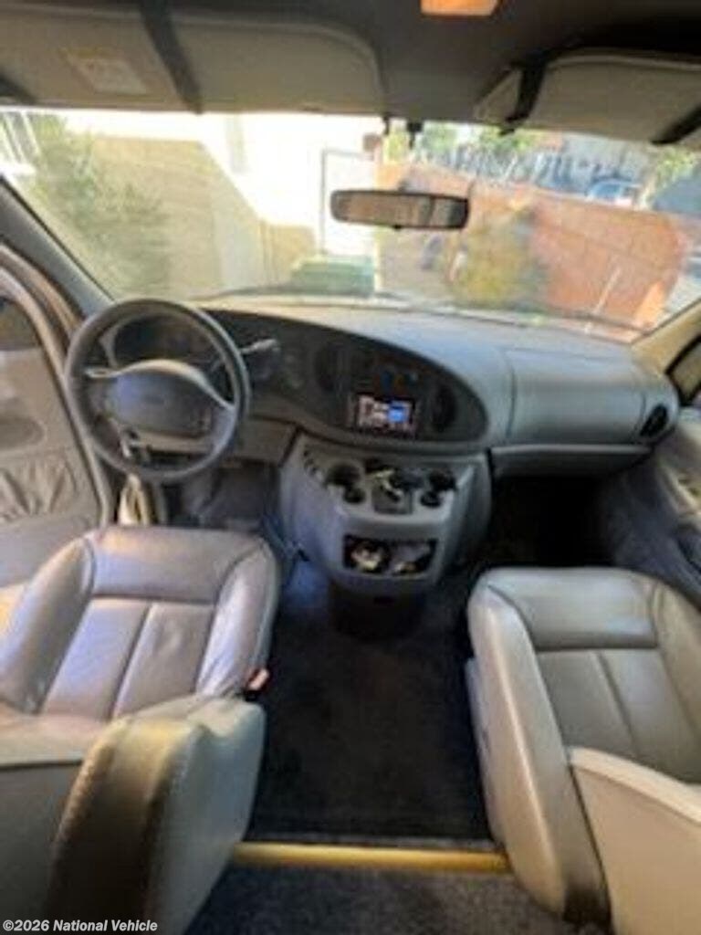 Used 2000 Winnebago Minnie 31C available in Los Angeles, California