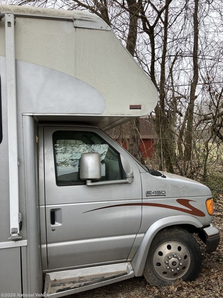 2006 Minnie Winnie 30V by Winnebago from National Vehicle in Fairview, Texas