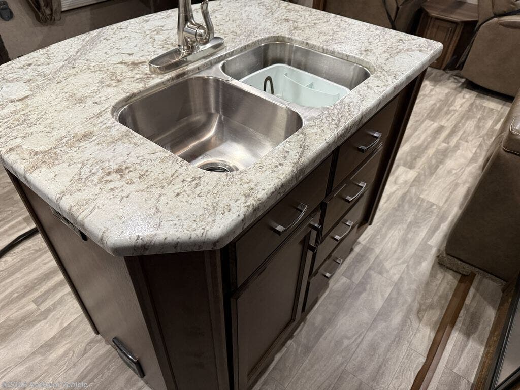 Used 2018 Highland Ridge Light 318RLS available in Marion, Iowa