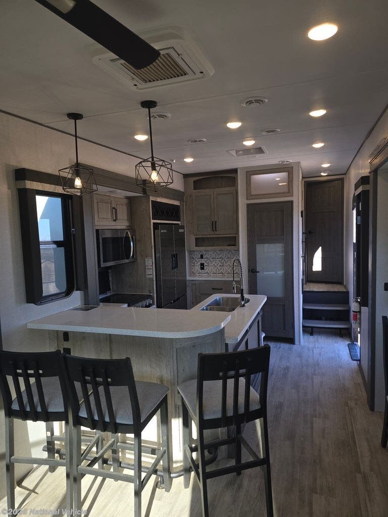 2024 Avalanche 338GK by Keystone from National Vehicle in Macedonia, Iowa