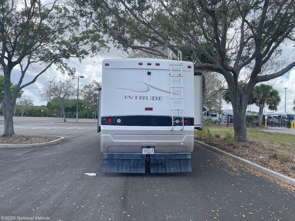 2001 Damon Intruder 369 - Used Class A For Sale by National Vehicle in Port St. Lucie, Florida