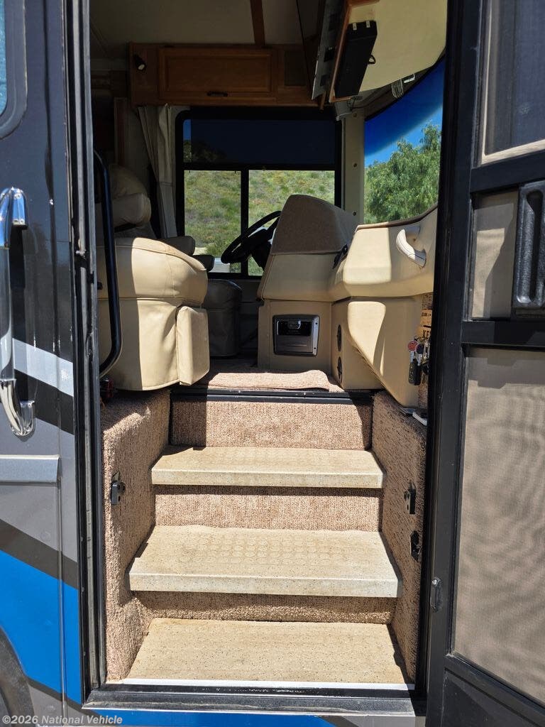 2005 Journey 39K by Winnebago from National Vehicle in Castaic, California