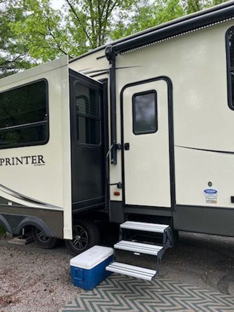 2017 Keystone Sprinter 298FWRLS - Used Fifth Wheel For Sale by National Vehicle in Woodburn, Indiana