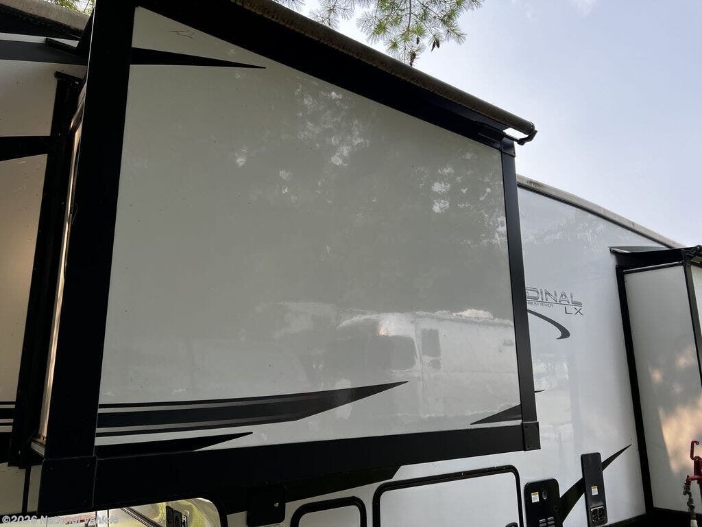 2022 Cardinal Luxury 320RLX by Forest River from National Vehicle in Lebanon, Pennsylvania