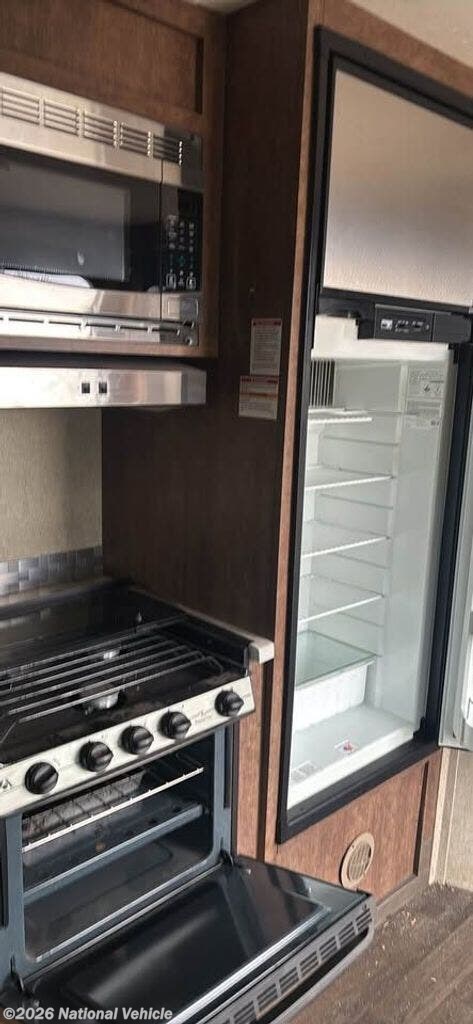 Used 2018 Starcraft Autumn Ridge 26HR available in Zillah, Washington