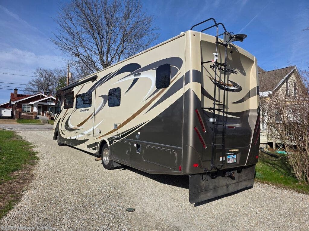 2018 Thor Motor Coach Windsport 35M - Used Class A For Sale by National Vehicle in Warrenton, Missouri