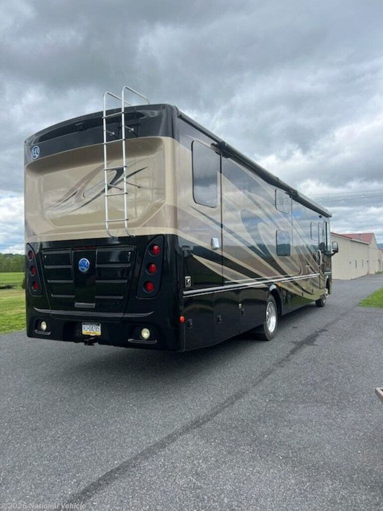 2017 Holiday Rambler Vacationer 36H - Used Class A For Sale by National Vehicle in Chambersburg, Pennsylvania
