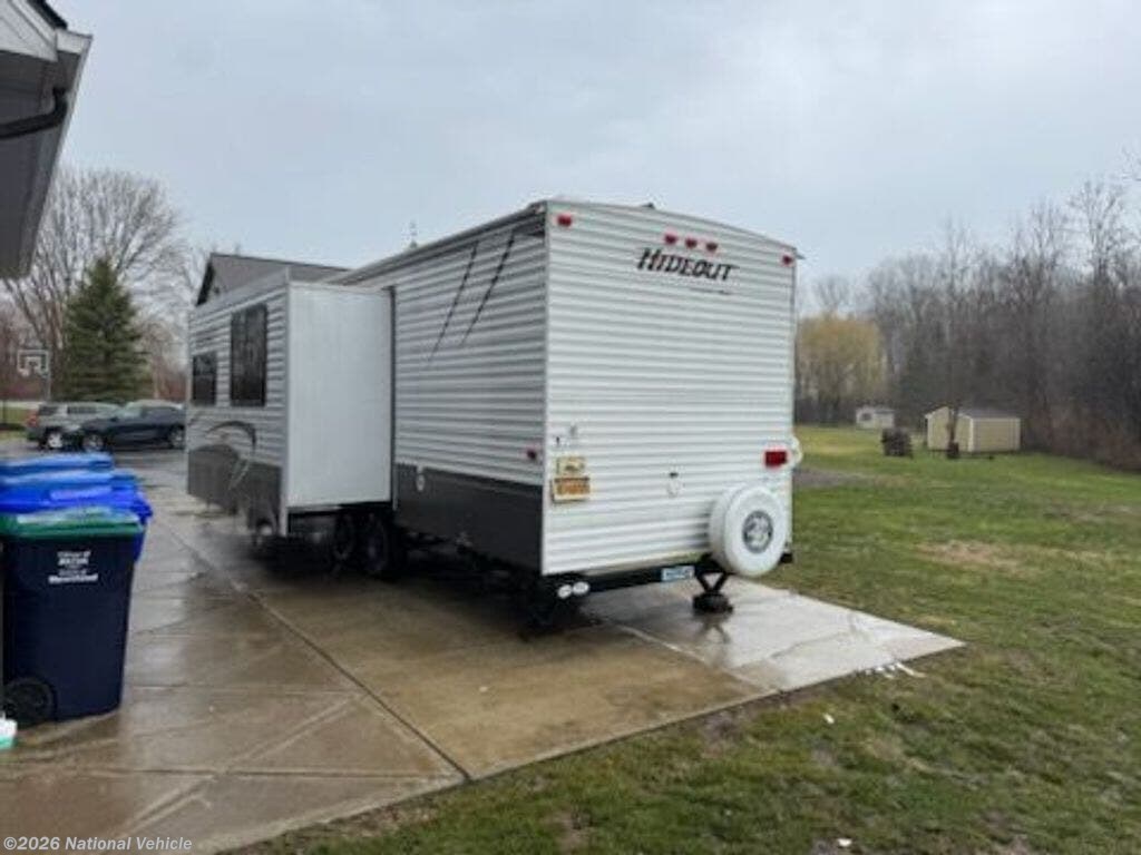 2012 Hideout 27DBS by Keystone from National Vehicle in Akron, New York