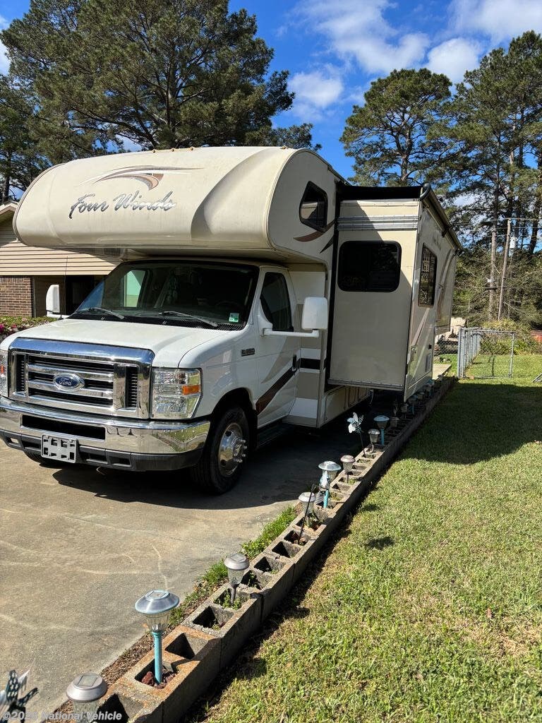 2018 Thor Motor Coach Four Winds 24F - Used Class C For Sale by National Vehicle in New Llano, Louisiana