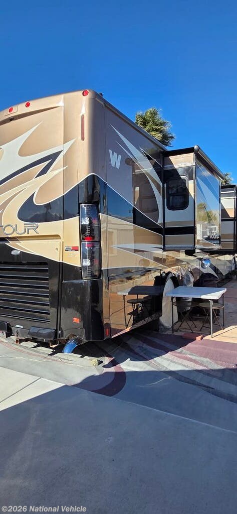 2014 Winnebago Tour 42QD - Used Class A For Sale by National Vehicle in Eckville, Alberta