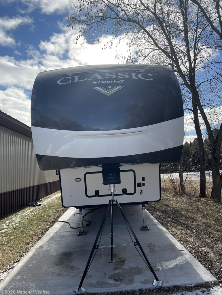 2021 Forest River Flagstaff Classic 8529RLS - Used Fifth Wheel For Sale by National Vehicle in Peshtigo, Wisconsin