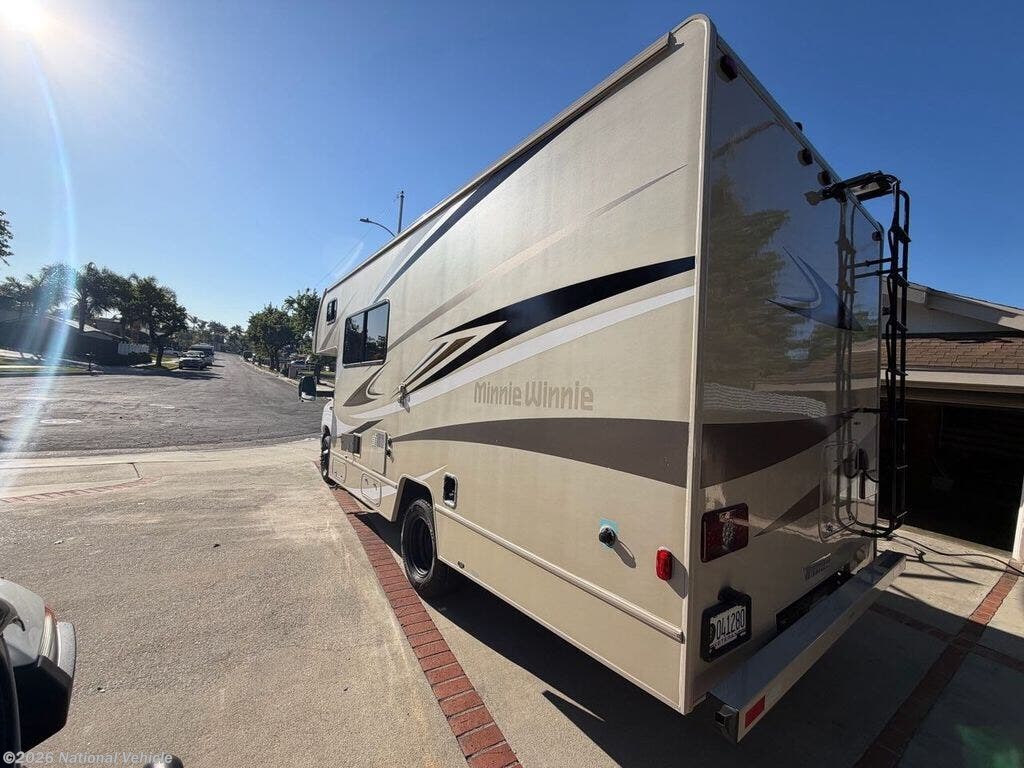 2023 Winnebago Minnie Winnie 22R - Used Class C For Sale by National Vehicle in La puente, California