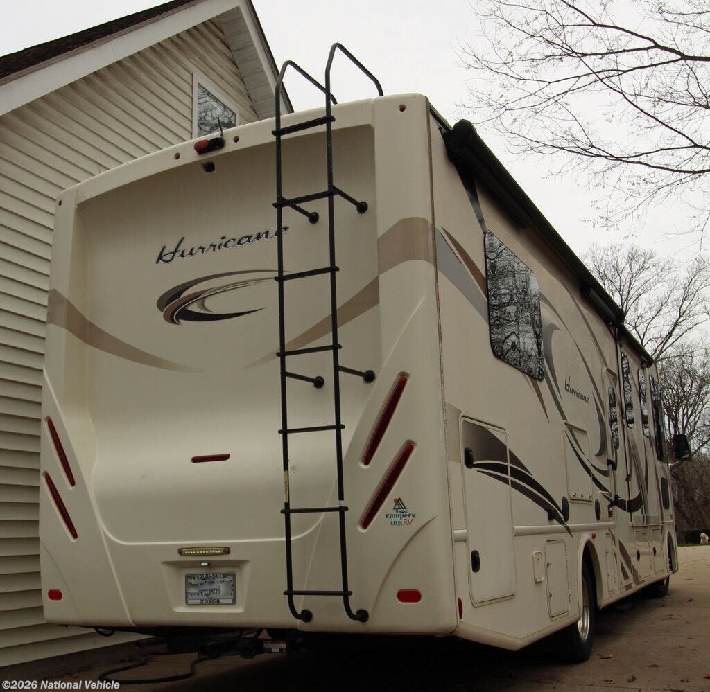 2018 Thor Motor Coach Hurricane 31Z - Used Class A For Sale by National Vehicle in Wentzville, Missouri