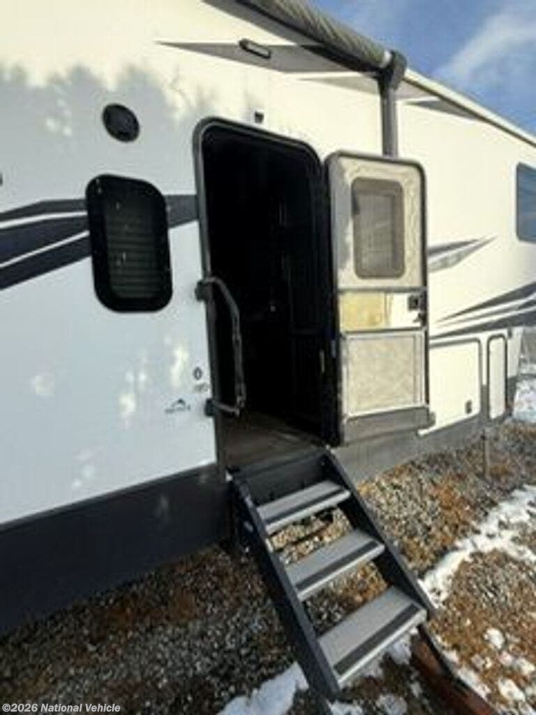 2018 Impact 351 by Keystone from National Vehicle in Entiat, Washington