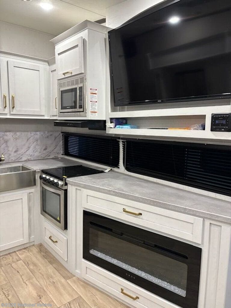 Used 2023 Dutchmen Astoria 2533RDF available in Clive, Iowa