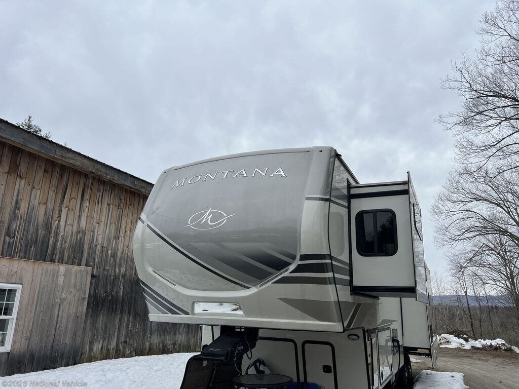 Used 2023 Keystone Montana 3231CK available in Sunapee, New Hampshire
