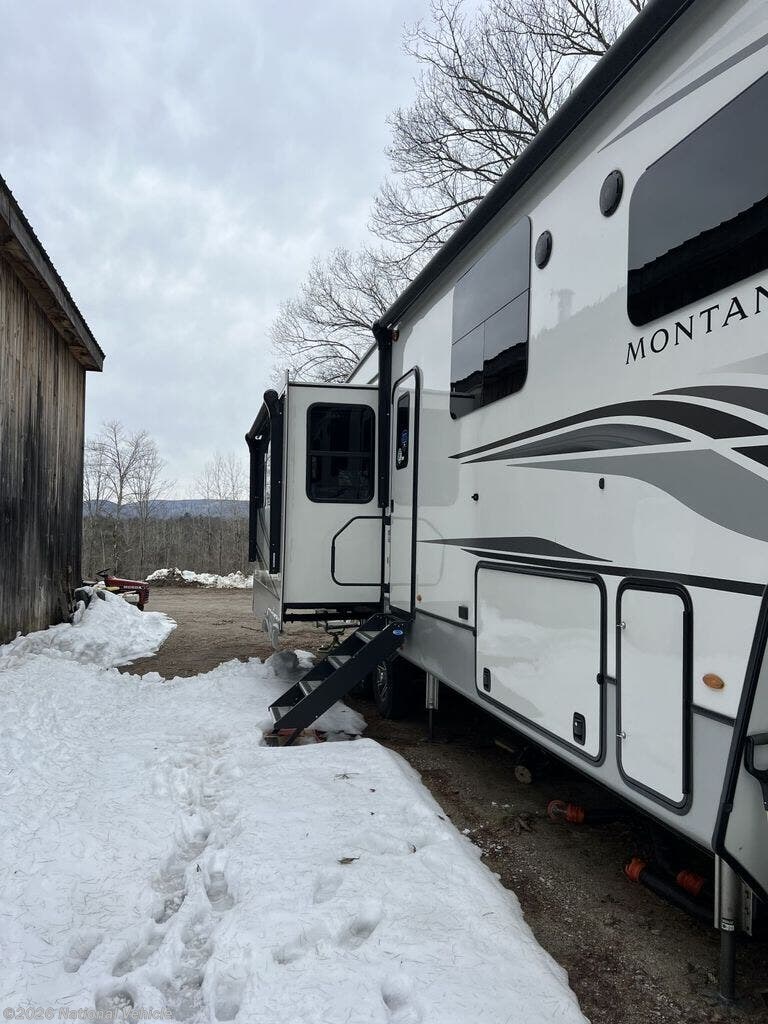 2023 Keystone Montana 3231CK - Used Fifth Wheel For Sale by National Vehicle in Sunapee, New Hampshire
