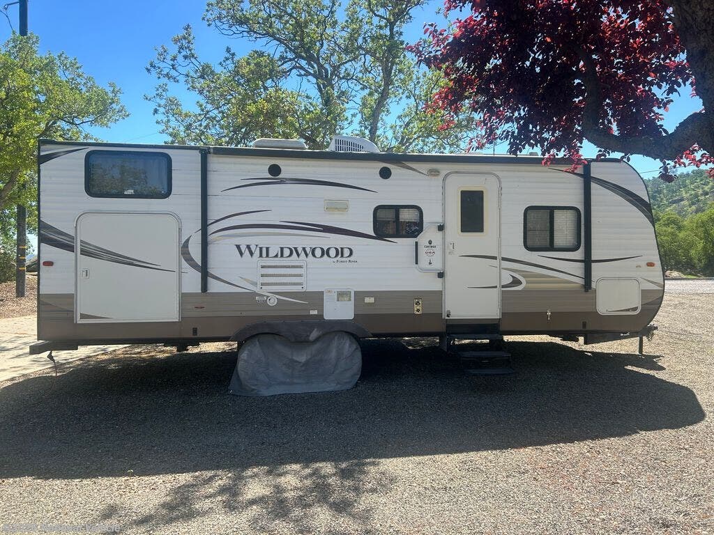 2013 Forest River Wildwood 26TBSS - Used Travel Trailer For Sale by National Vehicle in Coarsegold, California