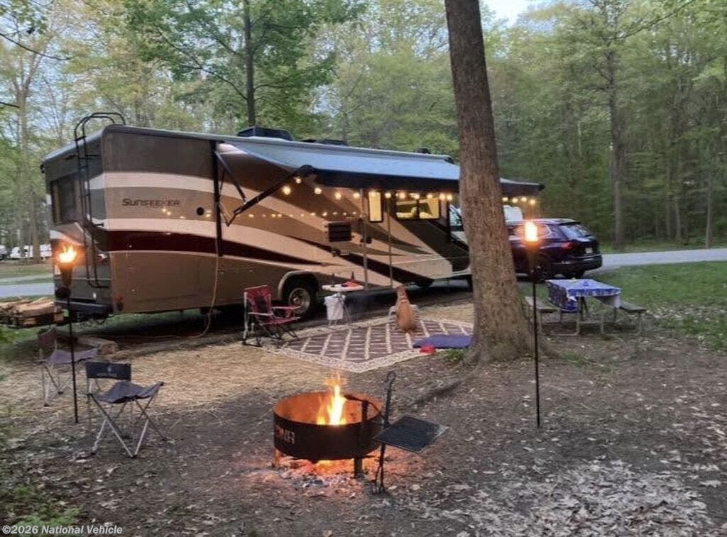 2019 Forest River Sunseeker 3050S - Used Class C For Sale by National Vehicle in Lakeland, Florida