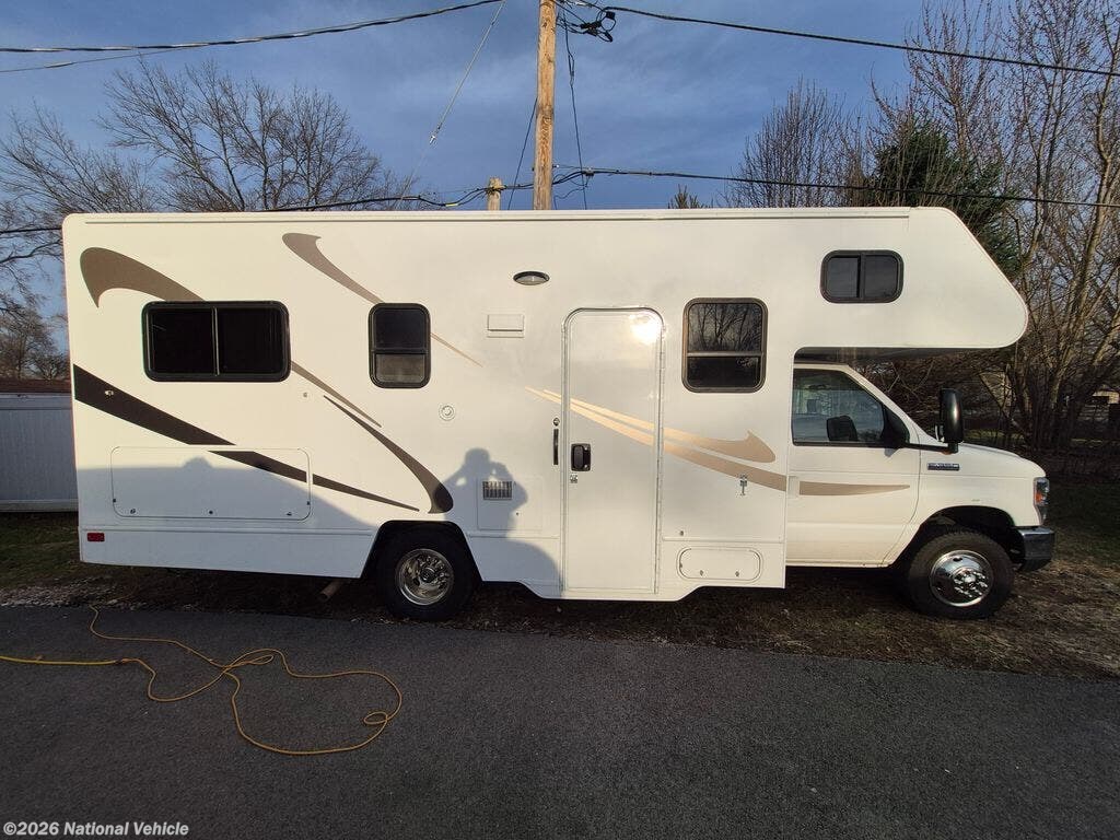 2021 Winnebago Minnie Winnie 325AR - Used Class C For Sale by National Vehicle in Morris, Illinois