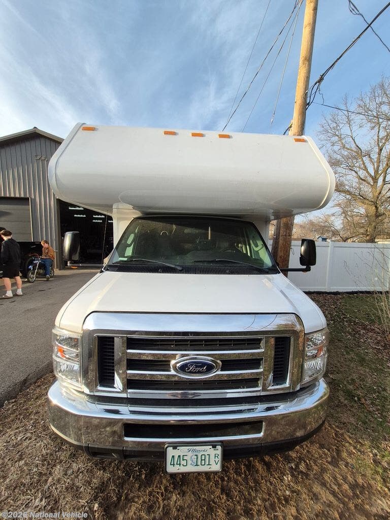 2021 Minnie Winnie 325AR by Winnebago from National Vehicle in Morris, Illinois