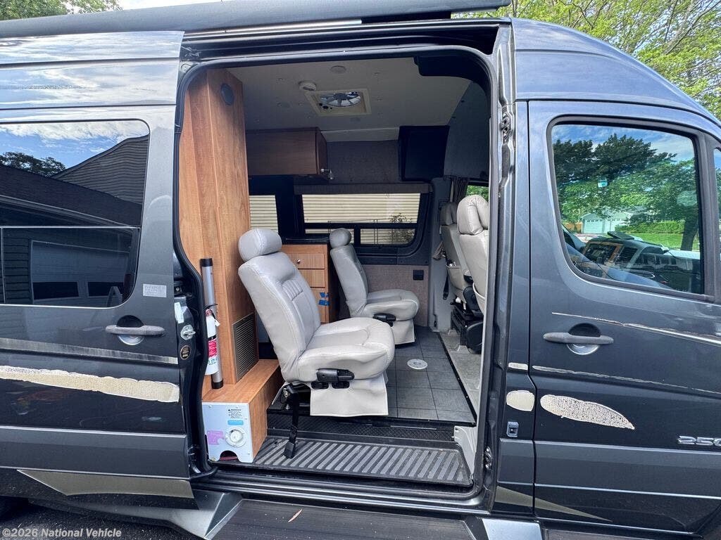 2009 Era 170XL Limited by Winnebago from National Vehicle in Alexandria, Virginia