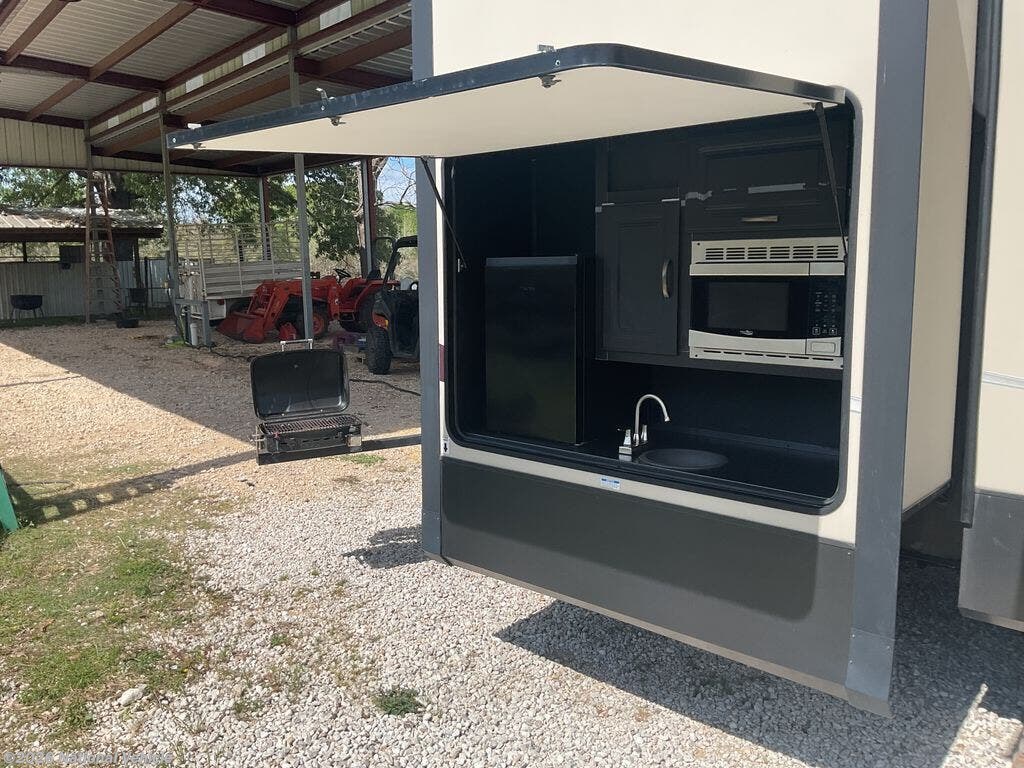 Used 2020 Forest River Sandpiper 38FKOK available in Livingston, Texas