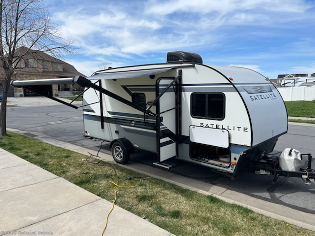 2019 Starcraft Satellite 18MK - Used Travel Trailer For Sale by National Vehicle in West Point, Utah