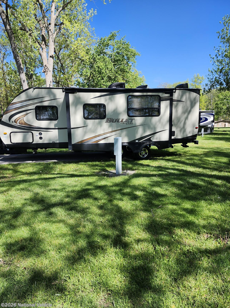 2014 Keystone Bullet Ultra Lite 251RBS - Used Travel Trailer For Sale by National Vehicle in Fremont, Ohio